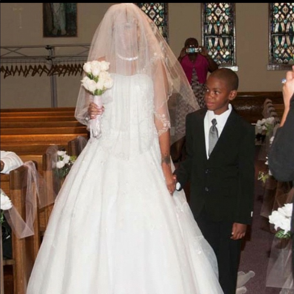 Oleg Cassini wedding dress and veils